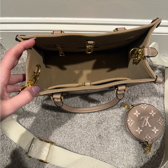 Elegant Tan Shoulder Handbag with coin holder - Picture 2 of 2